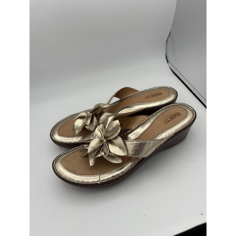 Born Sandals Womens Size 10 Gold Leather Thong Wedge Slip On Flower Comfort